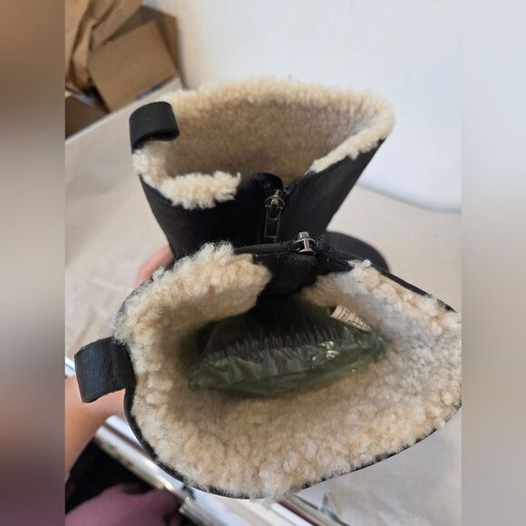 UGG Hartley Boots Mid Calf Black Sheepskin Leather Sherpa Lined Wedge Heel 8 - Picture 9 of 11